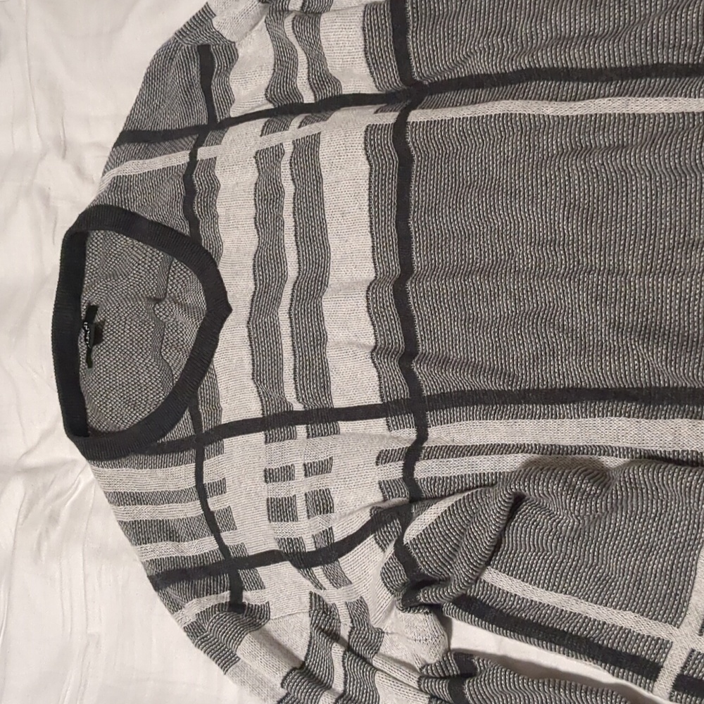 V neck sweater